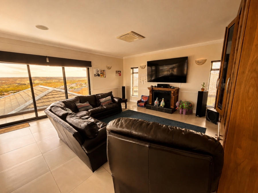 6 Bedroom Property for Sale in Monte Christo Western Cape